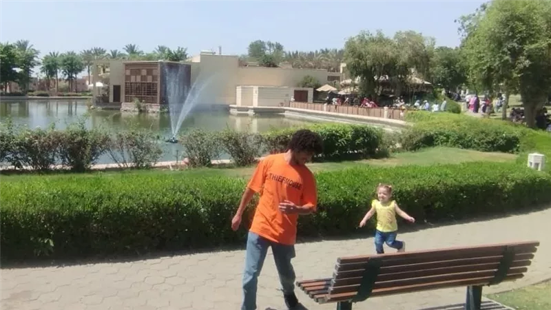 من كل مكان جاءوا.. حديقة الأزهر ترسم أجمل لوحات العيد | صور