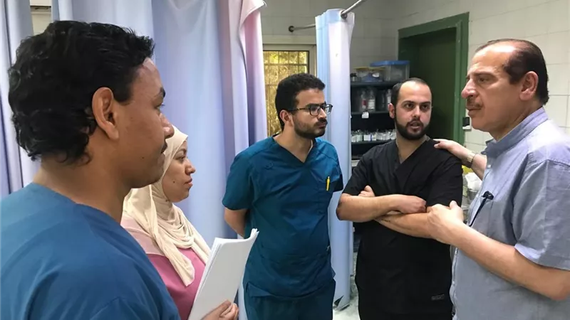 نائب وزير الصحة يجري جولة تفقدية مفاجئة بمنشآت طبية بالقاهرة |صور 