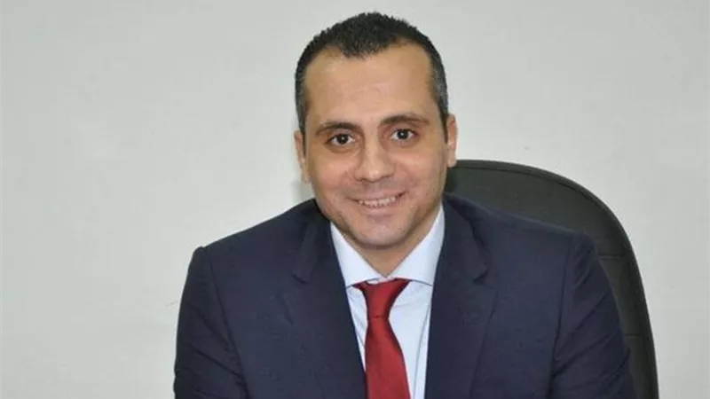 عصام سراج يبدأ المهمة داخل الأهلي.. تحركات عاجلة لحسم ملف الصفقات