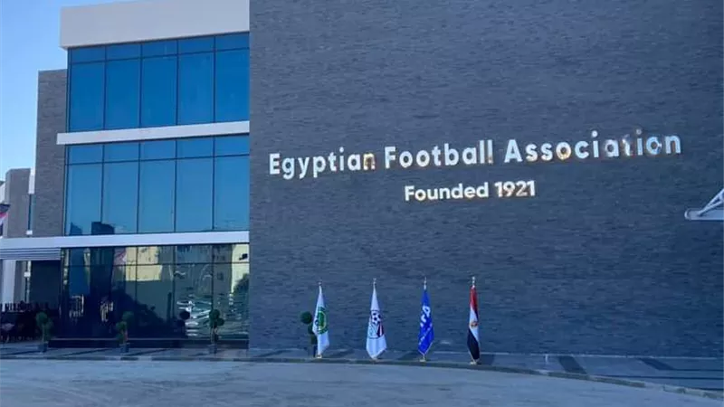 اتحاد الكرة يوجه الشكر للجنة الحكام ويبدأ إعادة تشكيلها من جديد