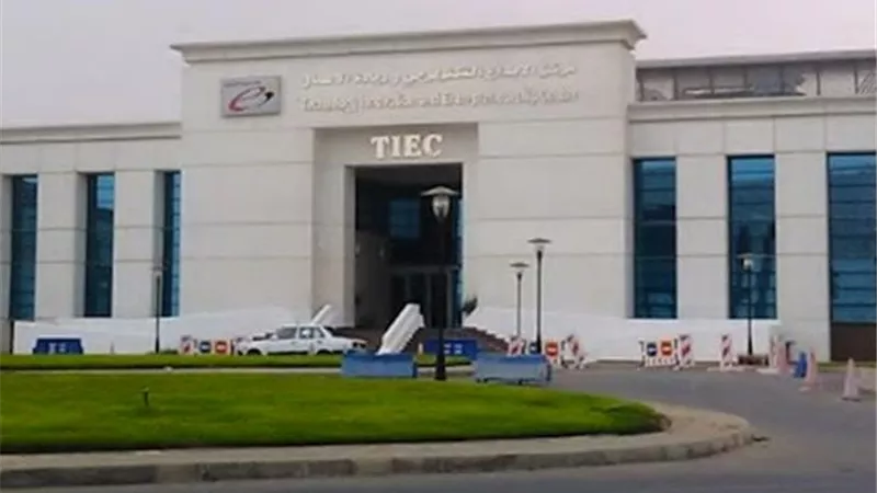 مركز الإبداع التكنولوجي يناقش الذكاء الاصطناعي ومستقبل تجربة المستخدم بقنا