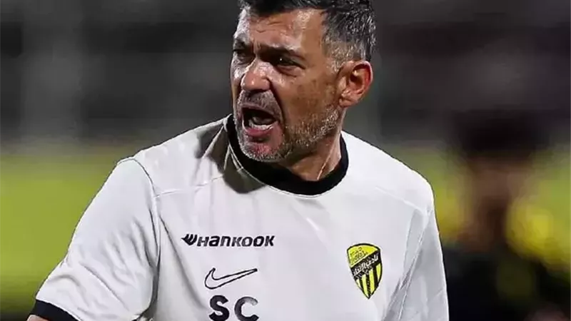 الاتحاد السعودي يعلن إقالة سيرجيو كونسيساو رسميًا بعد فترة قصيرة مع الفريق