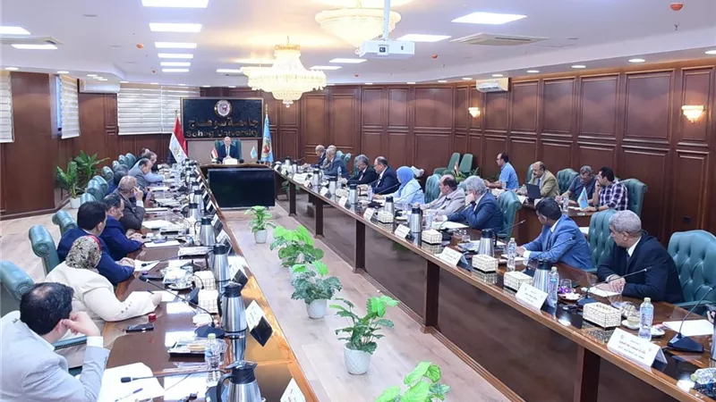 لأول مرة.. جامعة سوهاج تؤسس شركة لإدارة المستشفيات الجامعية وتطوير الخدمات