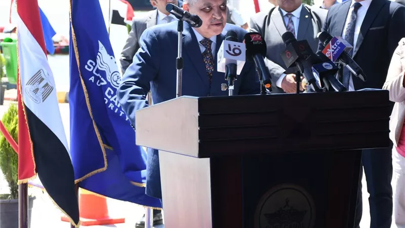 رئيس قناة السويس يكشف خطة الهيئة لتعويض تراجع الإيرادات بالقناة