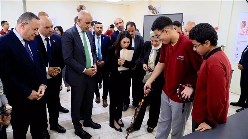 عبداللطيف وقنصوة ونائب رئيس