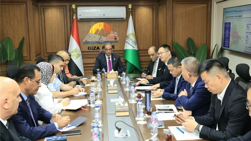 محافظ الجيزة يلتقى وفد منطقة شيوتشو الصينية لبحث التعاون والفرص الاستثماري