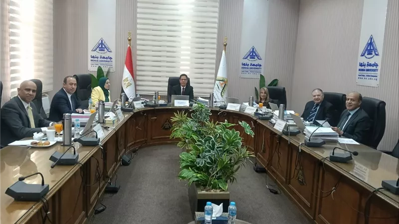 لجنة قيادات جامعة بنها تستقبل المتقدمين للوظائف القيادية