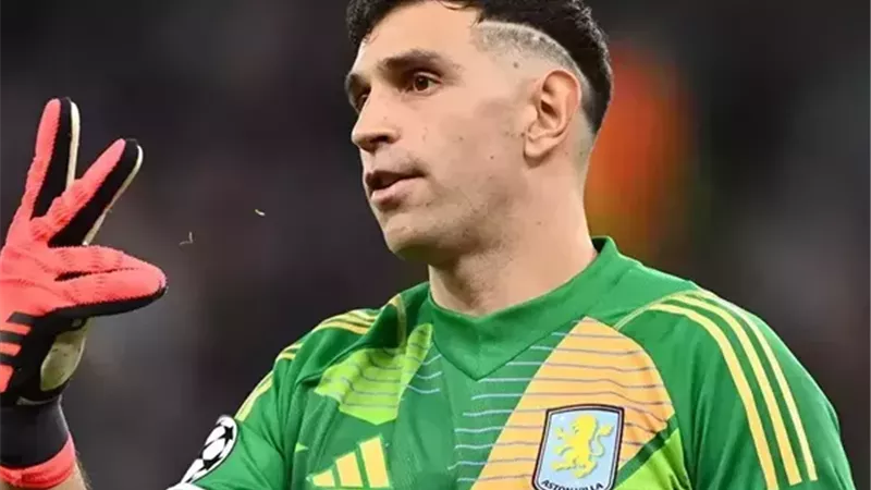 غياب إيميليانو مارتينيز يربك الأرجنتين قبل مواجهة الجزائر في كأس العالم