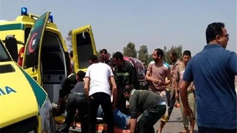 إصابة 3 أشخاص في انقلاب سيارة ربع نقل بالطريق الصحراوي بالمنيا