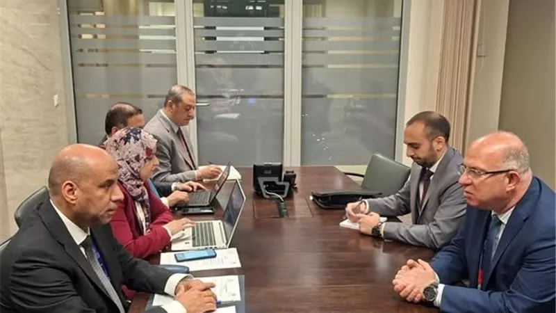 وزير العمل يبحث مع نظيره اللبناني الإسراع في مشروع الربط الإلكتروني 