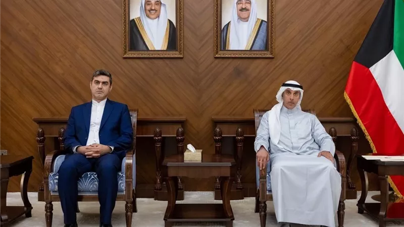 «الخارجية الكويتية» تطرد عضوين من البعثة الإيرانية بعد الاعتداءات