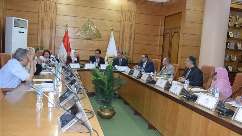 رئيس جامعة بنها : متابعة مستمرة ودورية لكافة المشروعات الإنشائية 