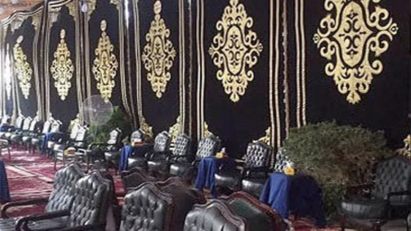 حكم إحضار المقرئين في سرادقات العزاء.. دار الإفتاء توضح 