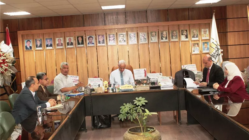 جامعة أسيوط تستعرض خطة الاستعداد للكوارث والأزمات للعام الجامعي 2026/2027