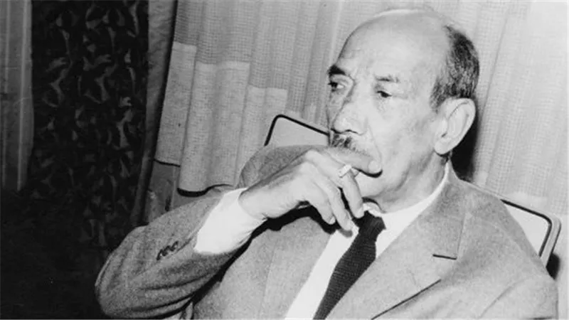   أحمد رامي.. من جائزة الدولة التقديرية إلى الدكتوراه الفخرية