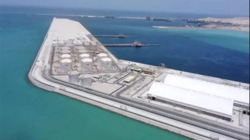 رويترز: نفط عمان: العمليات في ميناء الفحل مستمرة بشكل طبيعي