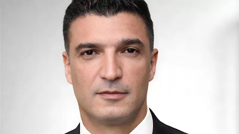 وزير الصناعة في ريجا للمشاركة باجتماعات البنك الأوروبي ودعم التعاون الدولي