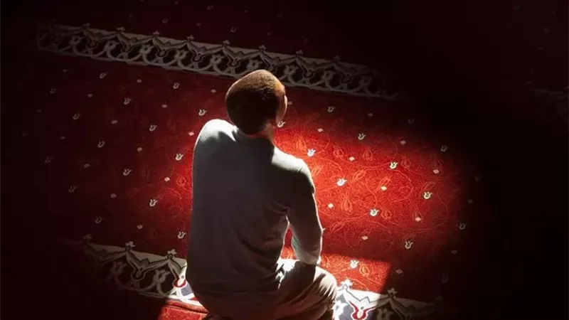 هل يجوز جمع الصلاة بسبب الامتحان؟ أمين الفتوى يوضح 