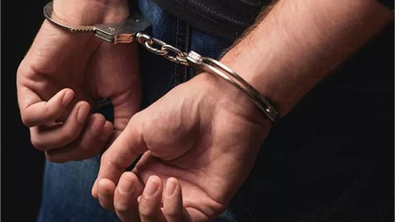 حبس عامل 4 أيام لاتهامه بهتك عرض ابنته بحلوان