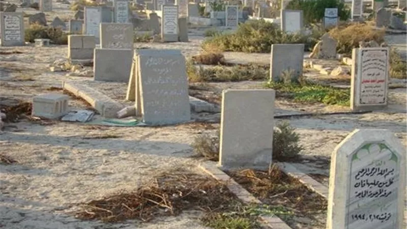 بعد فيديو سيدة القبر.. حكم سب الأموات والدعاء عليهم 