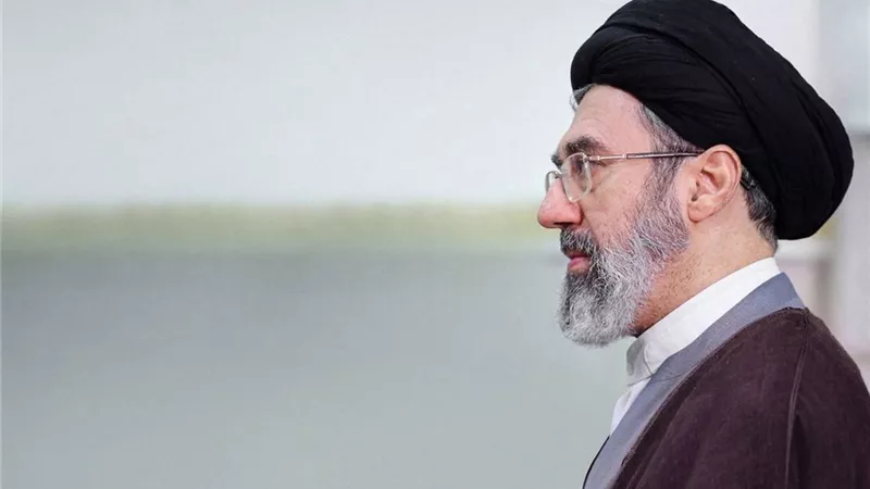  أحمد خاتمي يكشف تفاصيل جديدة حول إصابات مجتبى خامنئي المختلفة والحرجة