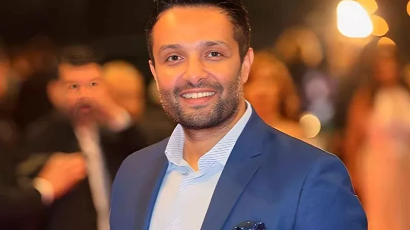 وائل عبدالعزيز: 