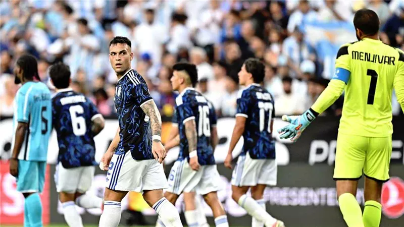 الأرجنتين تتجاوز هندوراس بثنائية وميسي يترقب العودة قبل كأس العالم