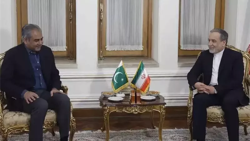 وزير الداخلية الباكستاني يسلم عراقجي رسالة خاصة للمرشد مجتبى خامنئي