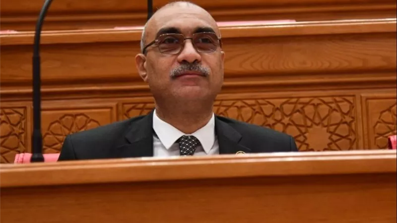 طلب إحاطة بسبب وقف التأمين الصحي للعاملين بـ«عمر أفندي»