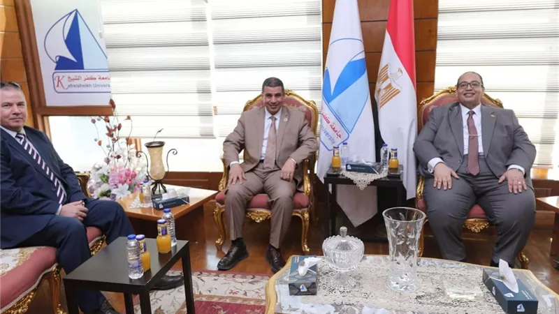 رؤساء جامعات كفر الشيخ وسمنود وأسيوط يجتمعون في رحاب كلية الهندسة