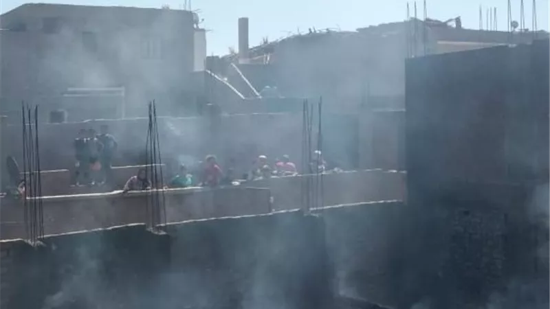 نشوب حريق في اسطح 3 منازل وحوشين بقرية أولاد عزاز غرب سوهاج