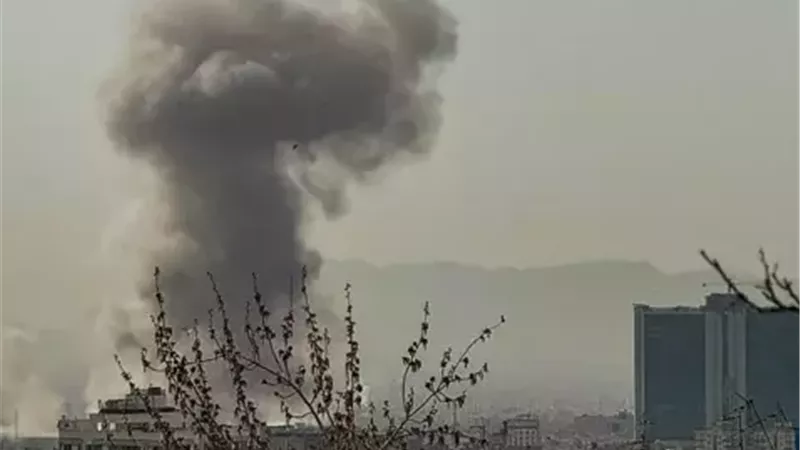 المنطقة نحو الأسوأ.. إسرائيل تقصف إيران والأخيرة ترد بوابل من الصواريخ