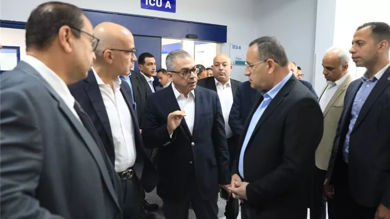 وزير التعليم العالي ورئيس جامعة عين شمس يتفقدان مشروعات تعليمية وطبية