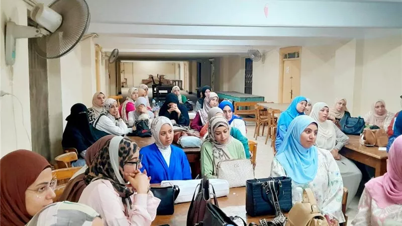 رئيس منطقة الشرقية الأزهرية يتابع البرامج التدريبية لمعلمي الرياضيات الجدد