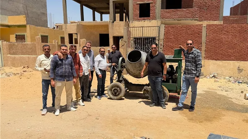 جهاز أكتوبر الجديدة يوقف محاولة بناء مخالفة ويتحفظ على المعدات