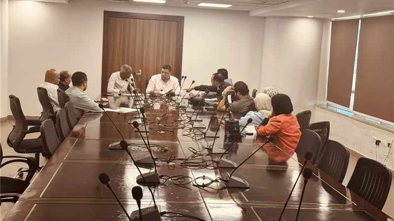 «القاهرة الجديدة» تبحث مع ملاك سكن مصر أرض المعارض تحسين الخدمات والأمن 