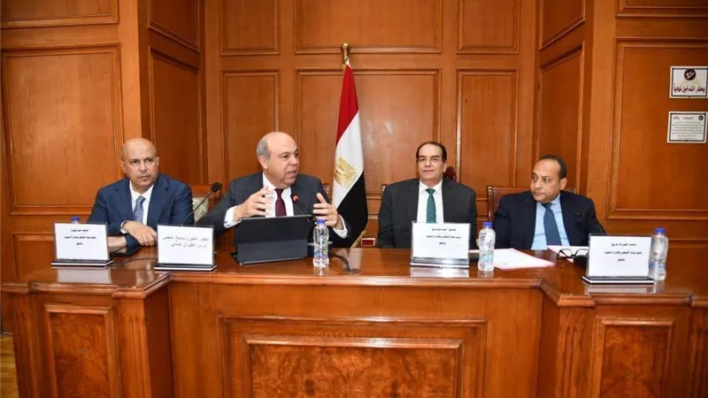 وزير الطيران: 125 طائرة لأسطول مصر للطيران وتصفير الخسائر خلال 4 سنوات