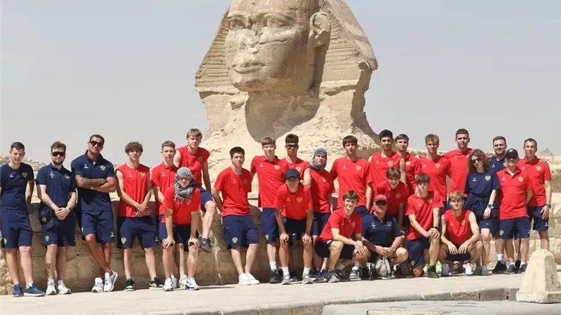 منتخب شباب روسيا يزور أهرامات الجيزة قبل مواجهة مصر الودية الثانية