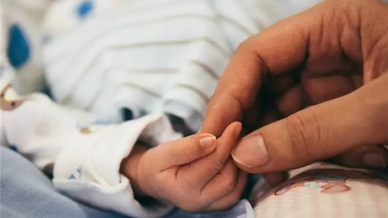 الهواتف الذكية وراء تراجع معدلات الإنجاب عالمياً