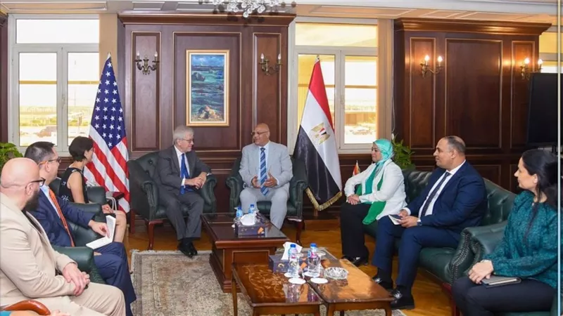 محافظ الإسكندرية يبحث مع القائم بأعمال السفارة الأمريكية التعاون المشترك