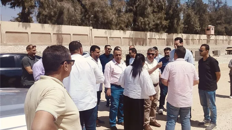 إزالة إشغالات وتطوير محاور مرورية بمدخل حدائق أكتوبر