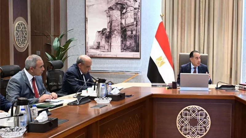 وزير الكهرباء: مبادرة الطاقة الشمسية تعزز مزيج الطاقة وتخفف الضغط الشبكي