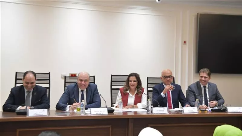 مطالب برلمانية بتسهيلات لشركات الطيران لتوفير تذاكر بأسعار تنافسية