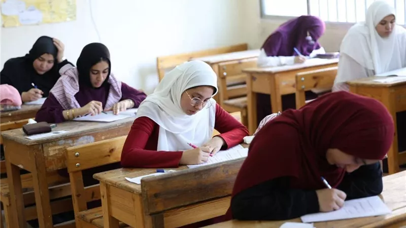 طالبة تضع مولودها أثناء امتحانات الثانوية الأزهرية في الشرقية