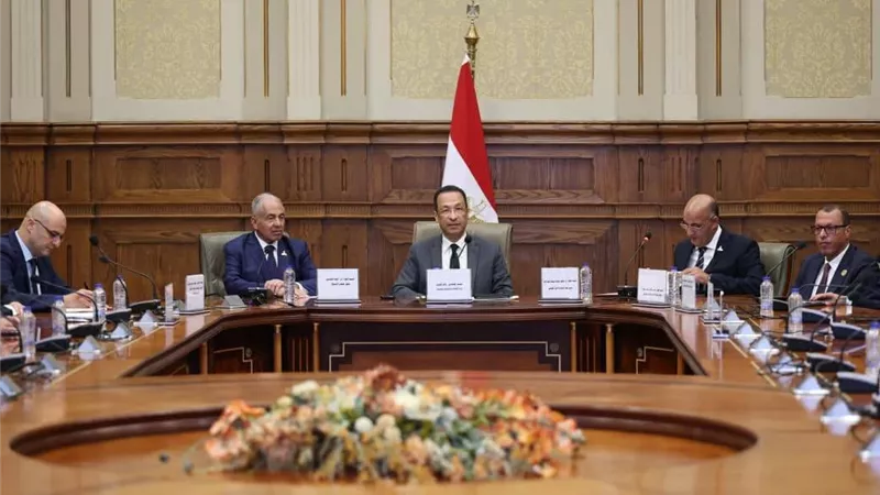  وزير الاتصالات يؤكد أهمية توظيف الذكاء الاصطناعي بمجال الأمن السيبراني