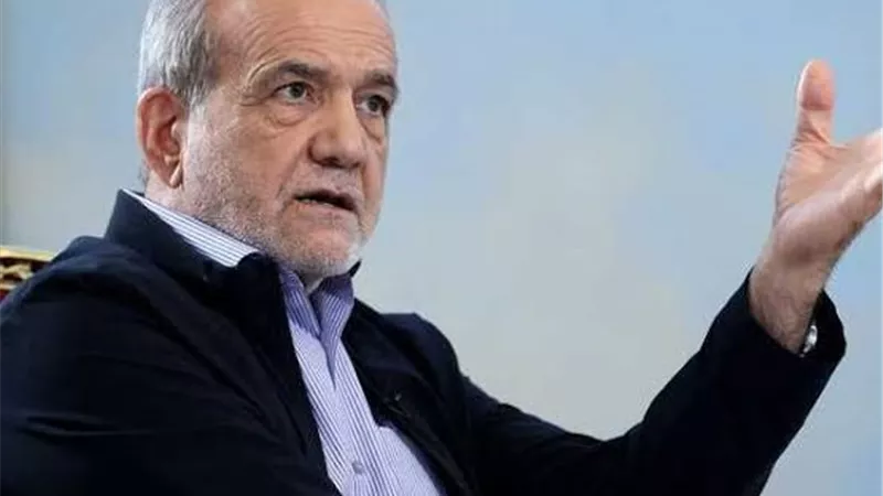بزشكيان: خامنئي كان يسمح بالحوار للخروج من حالة اللاحرب واللاسلم