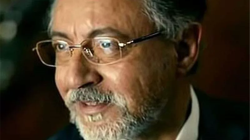 بين الصحراء والبحر.. سر غياب عبدالعزيز مخيون عن الأضواء