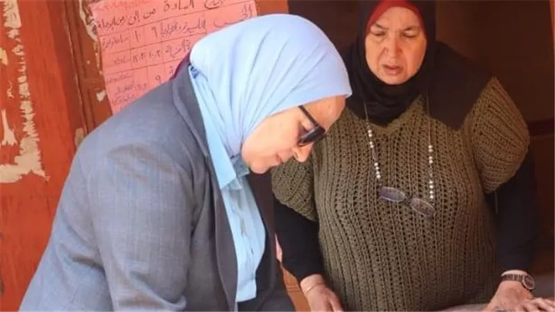مدير تعليم القاهرة تواصل متابعة لجان امتحانات الإعدادية وتزور مستشفى 57357