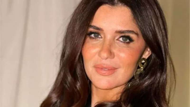 بعد اعتراف غادة عادل.. نجمات دفعن ثمن التجميل بتشوهات ومعاناة طويلة