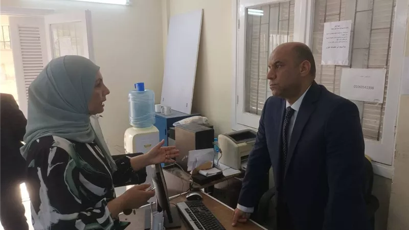 وزير العمل يفاجئ مكاتب القليوبية.. وإحالة المقصرين للتحقيق